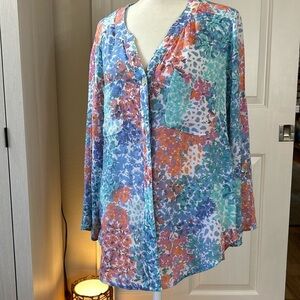 Ruby Rd. Light weight floral blouse Size Large